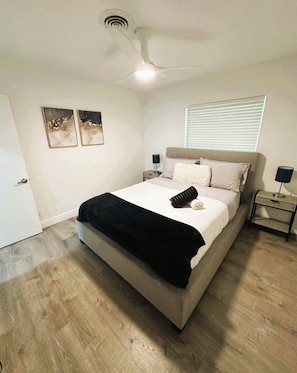 2 bedrooms, iron/ironing board, WiFi, bed sheets