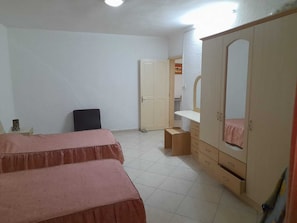 3 dormitorios, tabla de planchar con plancha, wifi y ropa de cama
