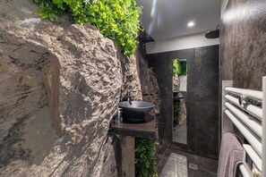 Apartment | Bathroom - Beautiful Air-conditioned Apt 2br/8p - Cannes (Cannes)