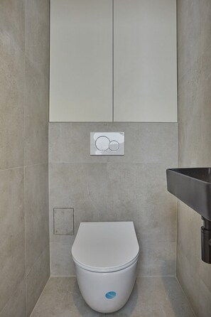 ヘアドライヤー、石鹸、シャンプー