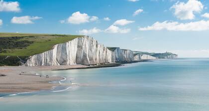 Cleve Cottage by inspirestays.com - a cottage that sleeps 4 guests in 2 bedrooms