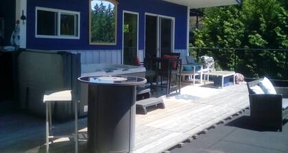 Cloud 9 roof top studio in Maderia Park is waiting for your enjoyment.