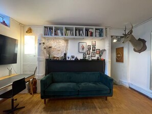 Living area - Apartment Paris Marais 2 bedrooms 4 persons, courtyard, near Place des Vosges (Paris)