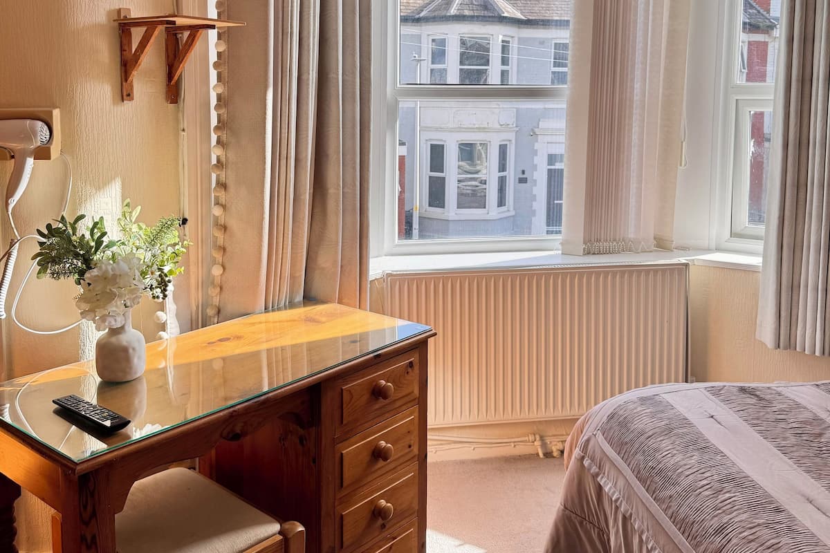Standard Double Room | Desk, iron/ironing board, free WiFi