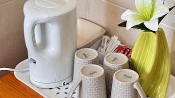 Habitación familiar | Escritorio, tabla de planchar con plancha y wifi gratis