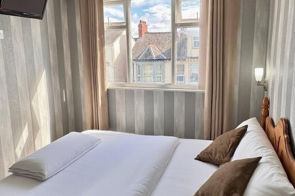 Standard Double Room | Desk, iron/ironing board, free WiFi