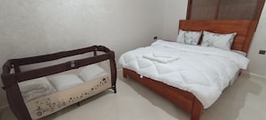 WiFi, bed sheets