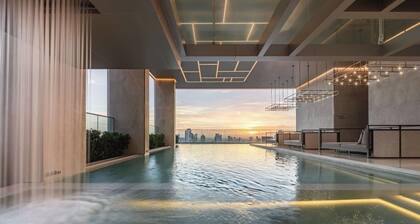 Luxury Spacious Asoke Entire Aparment In Luxury Development 85Sqm