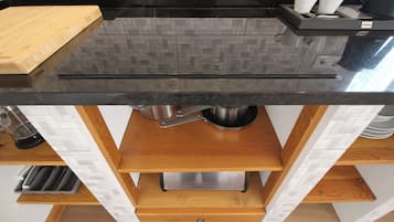 Apartment, Garden View | Private kitchen | Electric kettle