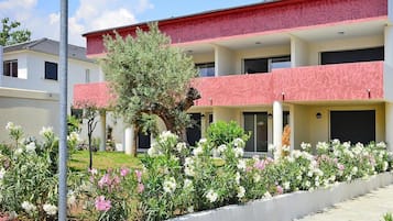 Apartment | Bahagian luar