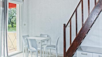 Apartment | Tempat makan