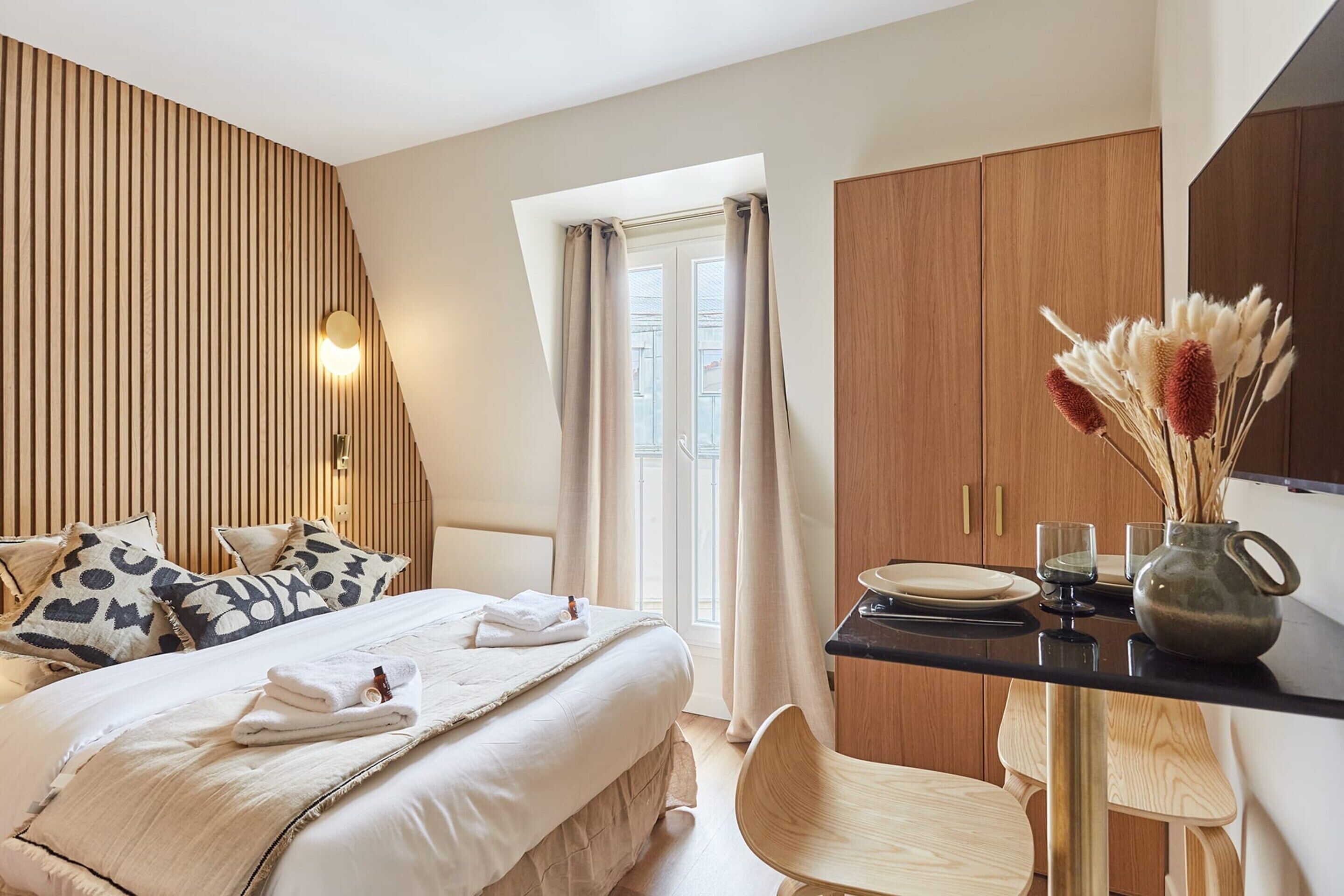 Appartement | 1 slaapkamer, een laptopwerkplek, een strijkplank/strijkijzer