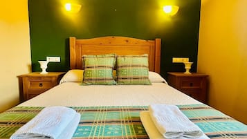 9 bedrooms, WiFi, bed sheets