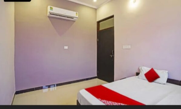 Deluxe Room | Free rollaway beds, free WiFi, bed sheets - Hotel R D Palace (Amer)