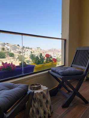 Egyptian cotton sheets, premium bedding, pillowtop beds, in-room safe