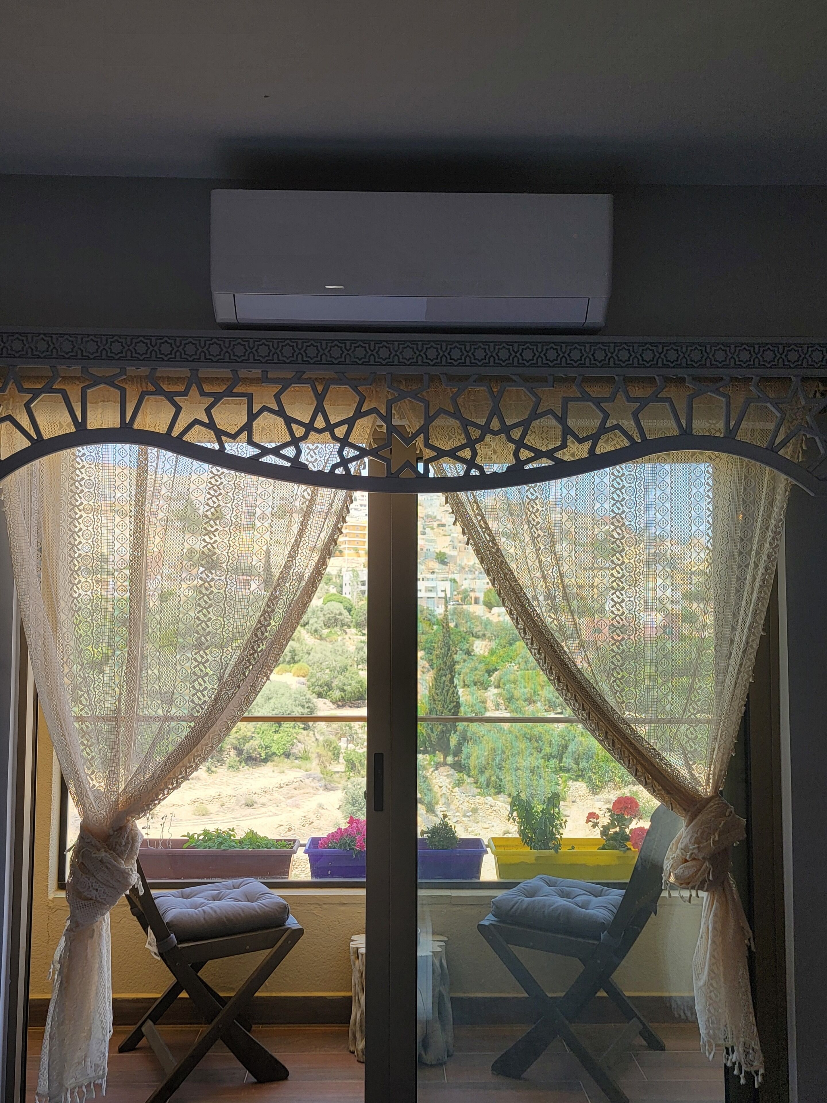 Kamar Double Superior, balkon, pemandangan gunung | Brankas, meja kerja, ruang kerja ramah laptop, dan tirai kedap cahaya