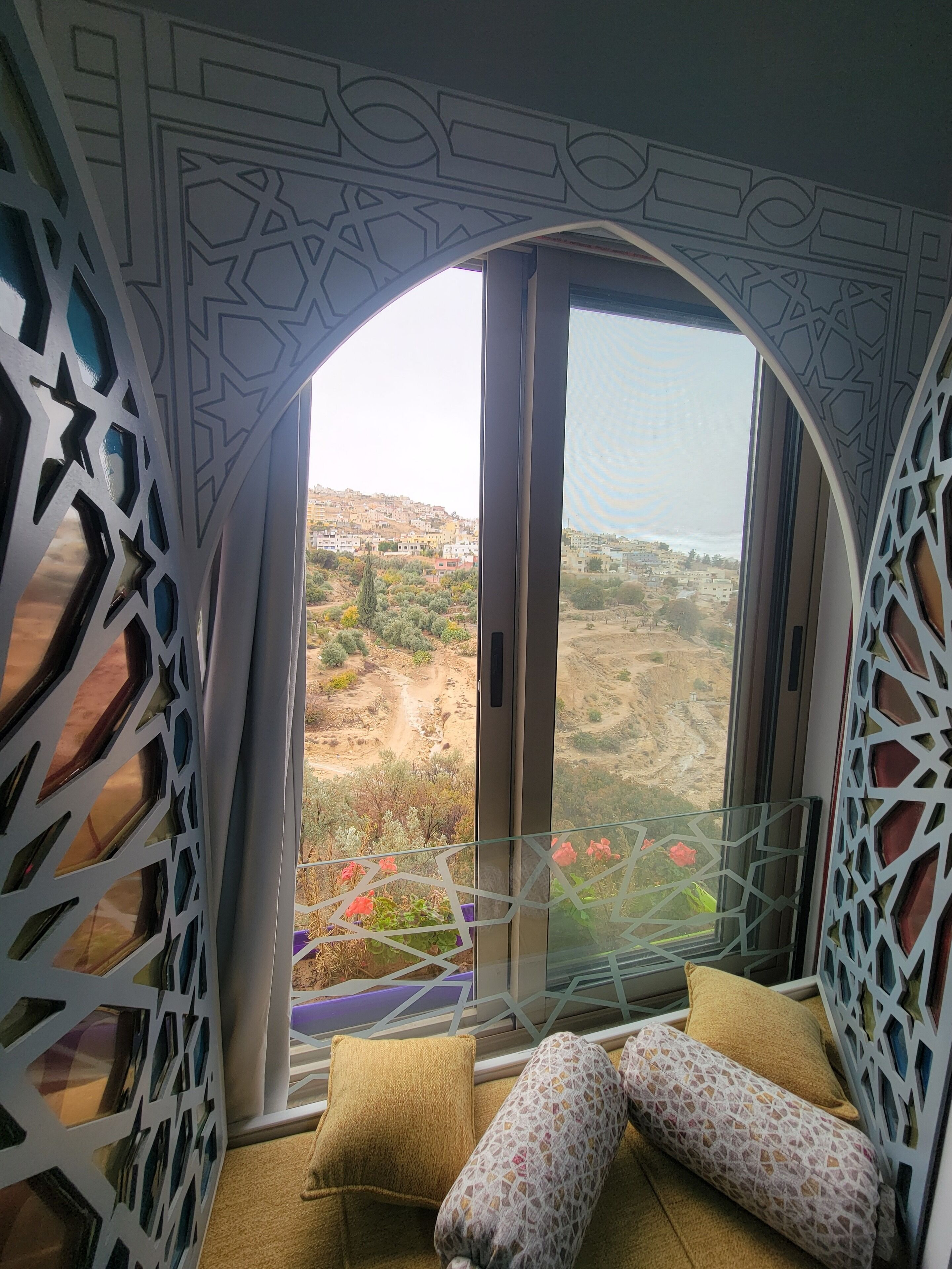 Egyptian cotton sheets, premium bedding, pillow-top beds, in-room safe