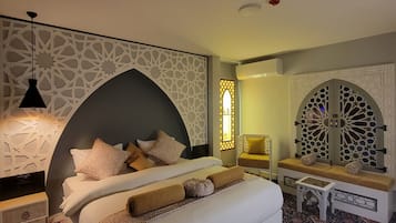 Egyptian cotton sheets, premium bedding, pillow-top beds, in-room safe