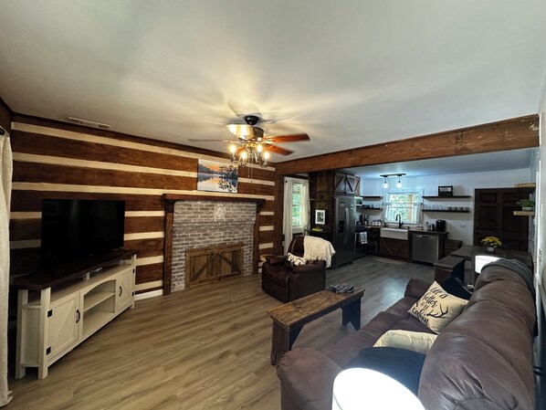 Smart TV, table tennis, books