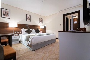 Chambre Familiale, 2 chambres | Minibar, coffres-forts dans les chambres, rideaux occultants