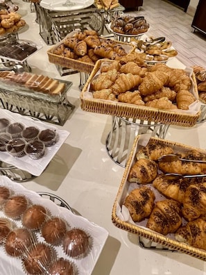 Petit déjeuner buffet compris tous les jours