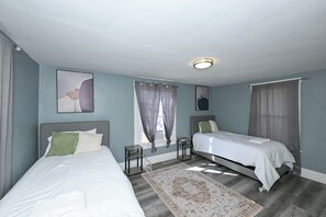 3 Schlafzimmer, Schreibtisch, Reisekinderbett, kostenloses WLAN