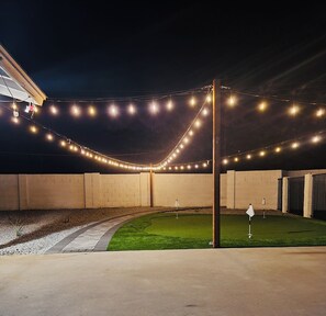 Property grounds - Spacious 4BR Home w/ Pool, BBQ & Putting Green – Near I-17 (Phoenix)