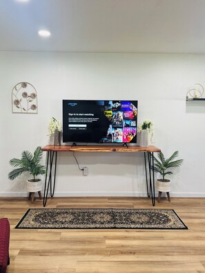 Interior - Spacious 4BR Home w/ Pool, BBQ & Putting Green – Near I-17 (Phoenix)