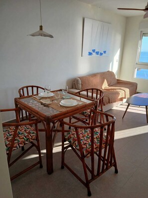 Dining - Spa & Jacuzzi in front of the sea (San Javier)