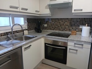 Oven, stovetop, dishwasher