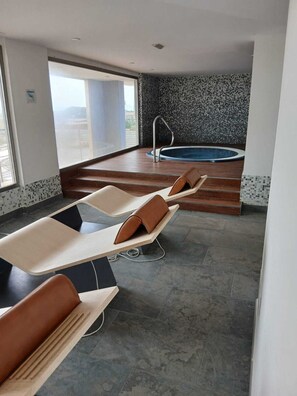 Interior - Spa & Jacuzzi in front of the sea (San Javier)