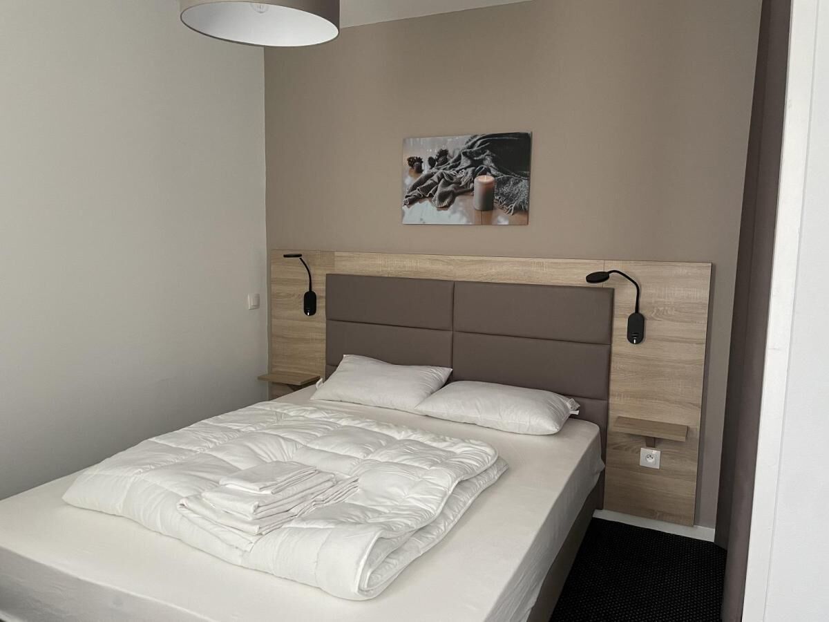WiFi, bed sheets