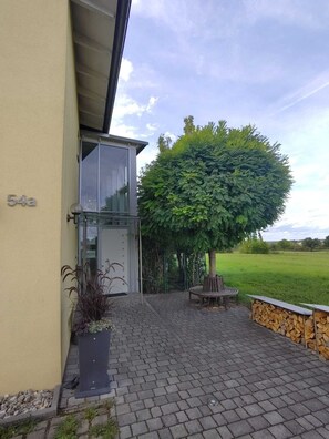 Exterior - Vacation apartment with a great view and private roof terrace (Fürth)