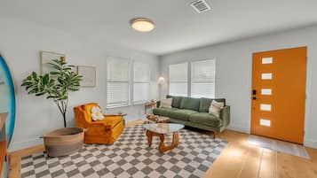 Smart TV, table tennis, books