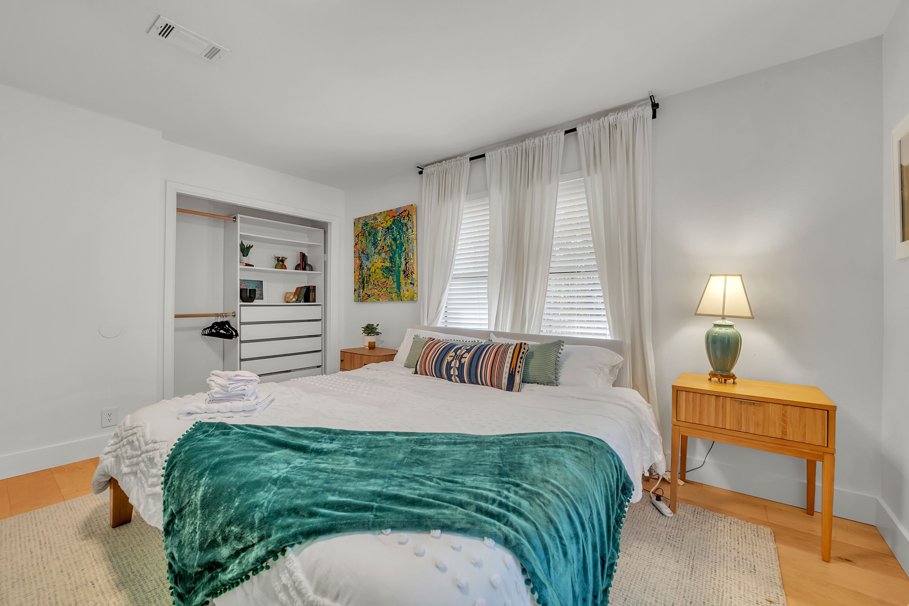 3 bedrooms, desk, travel crib, free WiFi