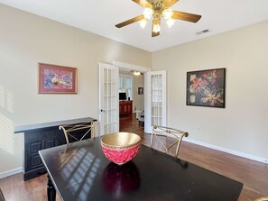 Dining - Charming Ardsley Park Hideaway (Savannah)