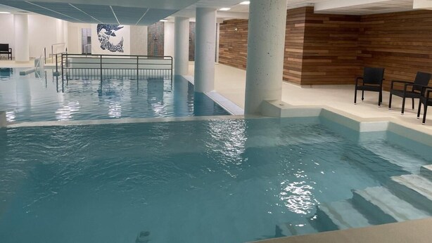 Unclassified image, 1 of 14, button - 80m from resort center, 3rd floor, swimming pool, terrace, tv, ski locker, 57m², Gourette (Eaux-Bonnes)