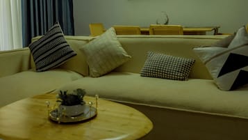 华丽公寓, 阳台 | 起居区