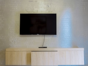 Deluxe Apartment, Balcony | Living area