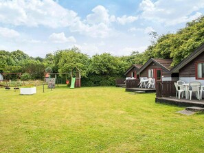 House | Children's area - 6 Person Holiday Park Home in Grindsted (Grindsted)