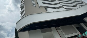 COMFORTABLE AND MODERN APARTMENT