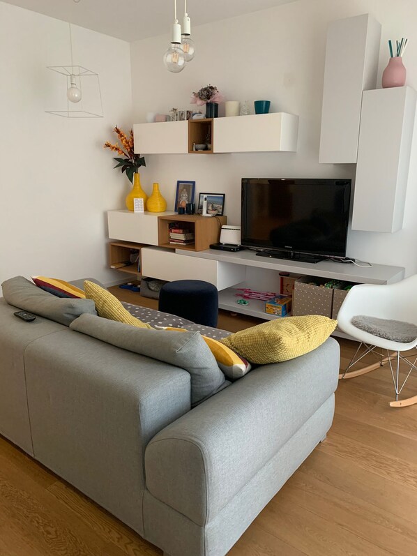 TV