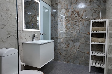 Towels, soap, toilet paper. VSS La Puntilla Stylish Coastal Getaway Near Beach