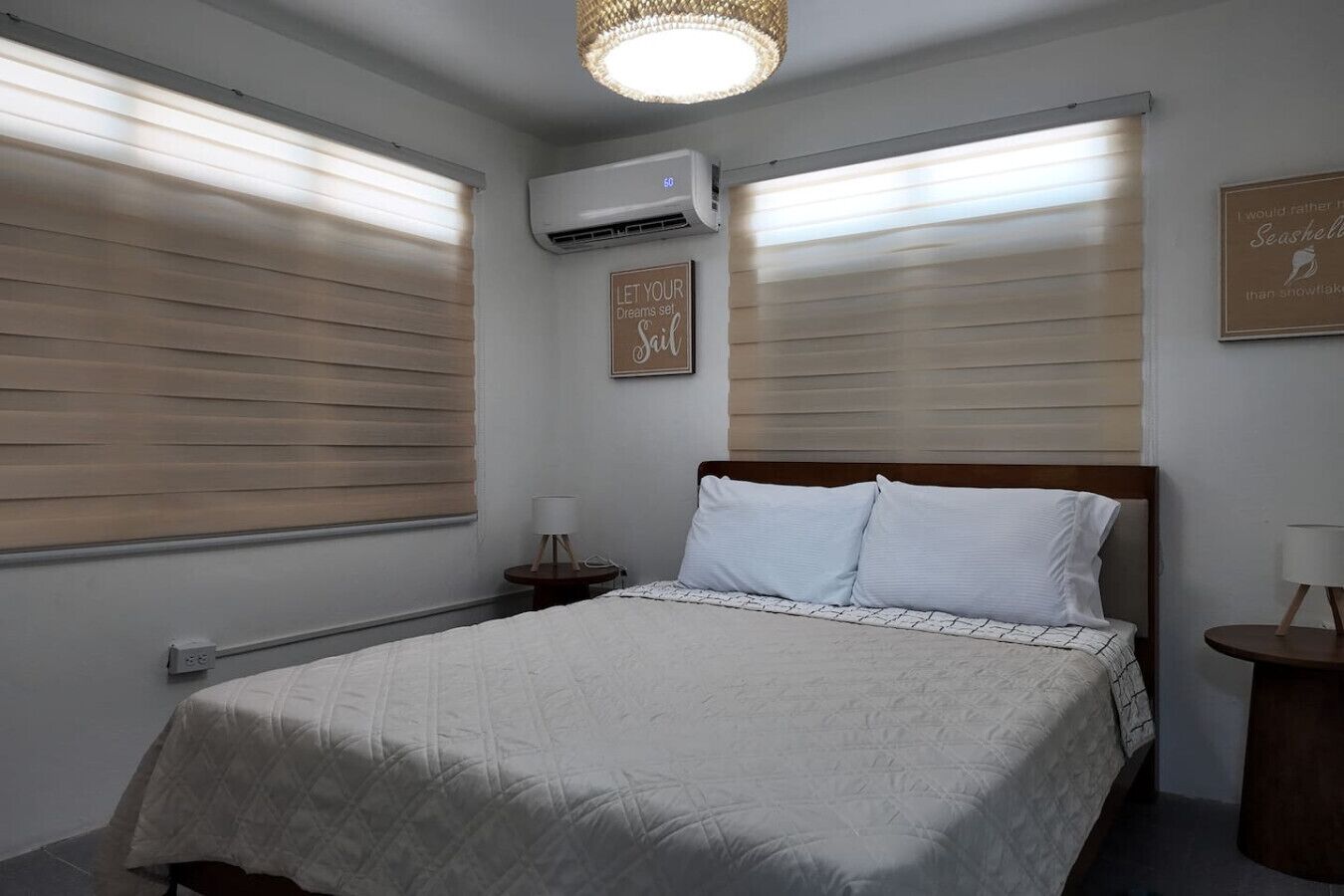 2 bedrooms, iron/ironing board, WiFi