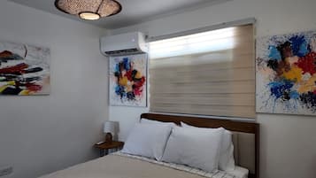 2 bedrooms, iron/ironing board, WiFi