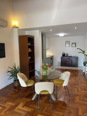 Dining - Comfortable apartment near the city, with convenient parking (Verona)