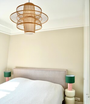 2 bedrooms, iron/ironing board, WiFi, bed sheets - Paris rooftop apartment (Paris)