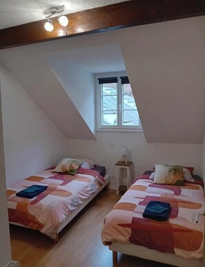 2 bedrooms, iron/ironing board - Appt T3 for 4pers near La Mongie 56m2 in secure residence (Campan)