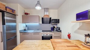 Réfrigérateur, micro-ondes, four, lave-vaisselle