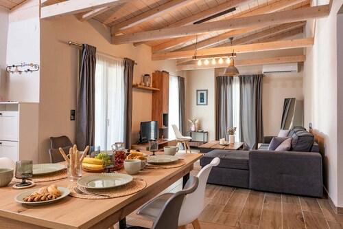 Lagom House - Two Bedroom House, Sleeps 4